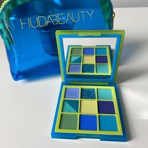 Huda Beauty Color Block Eyeshadow Palette + Makeup Pouch